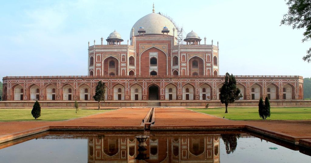Top 10 Places To Visit In Delhi